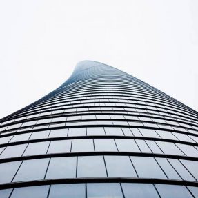 Unit curtain wall cross position