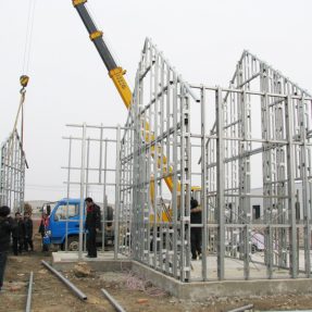 Application of Square/Rectangular Tubes, Round Tubes, and Galvanized Pipes in Steel Structure Industrial Buildings